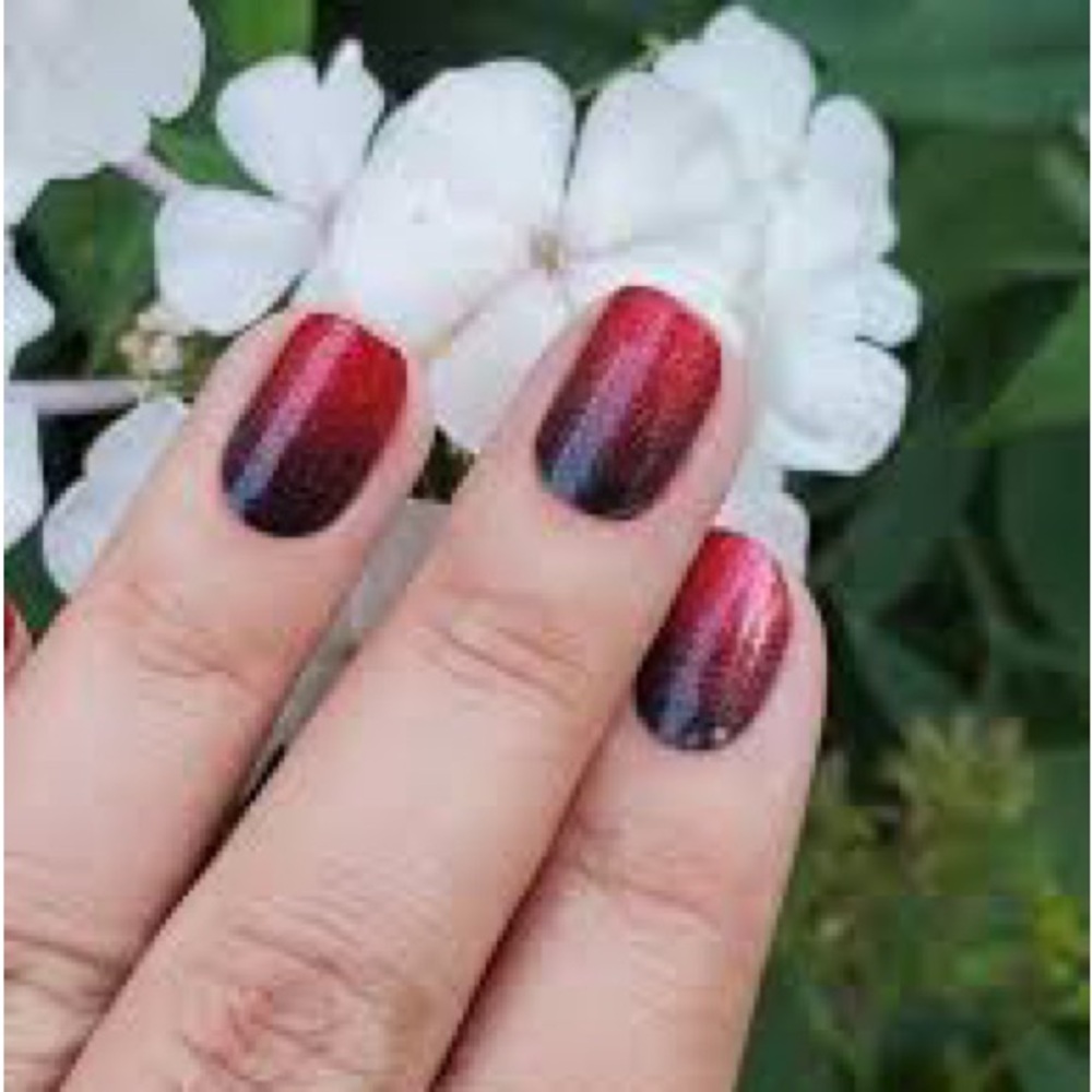 Bloody Gorgeous Color Street Nail Strips RETIRED - Picture 6 of 7